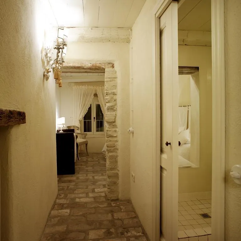Le Suites Di Ca Teresa Montescudo